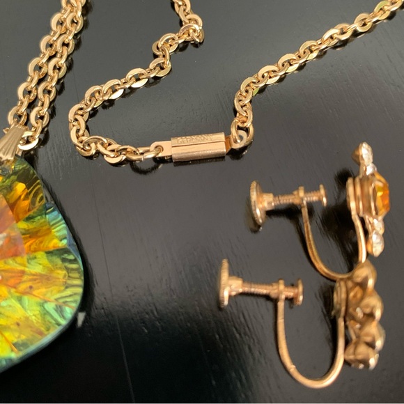 Vintage Watermelon Glass Pendant Necklace Rhinestone Screw Back Earring Set - Picture 4 of 7